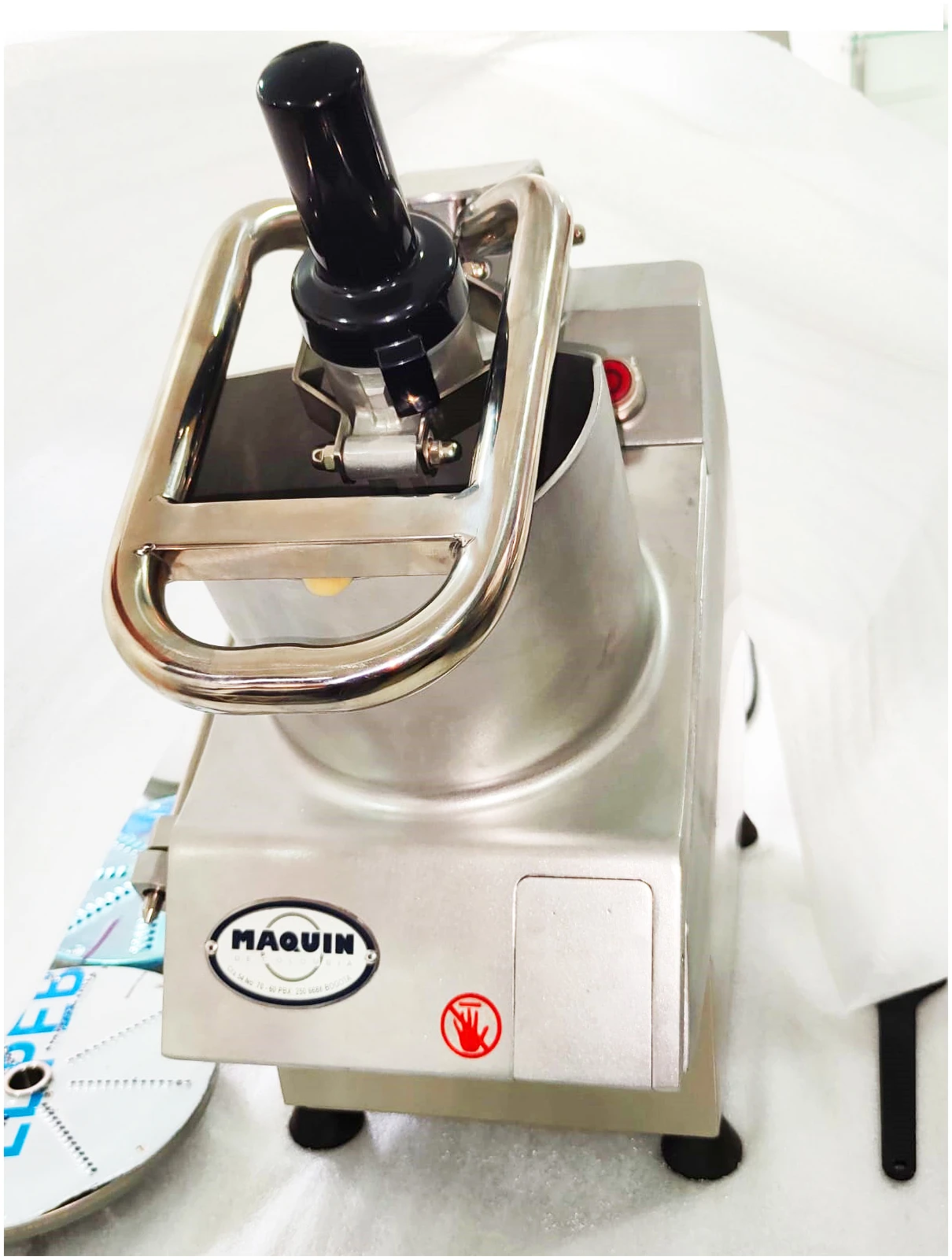 CORTADOR-DE-VEGETALES-MAQUIN-CON-EMBUDO-F65-P.jpg CORTADOR PAPA FRANCESA REF. F65-P - Imagen 1